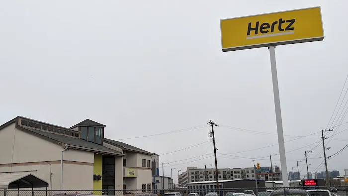 Hertz Car Rental - Nashville - Charlotte Hle Picture 5