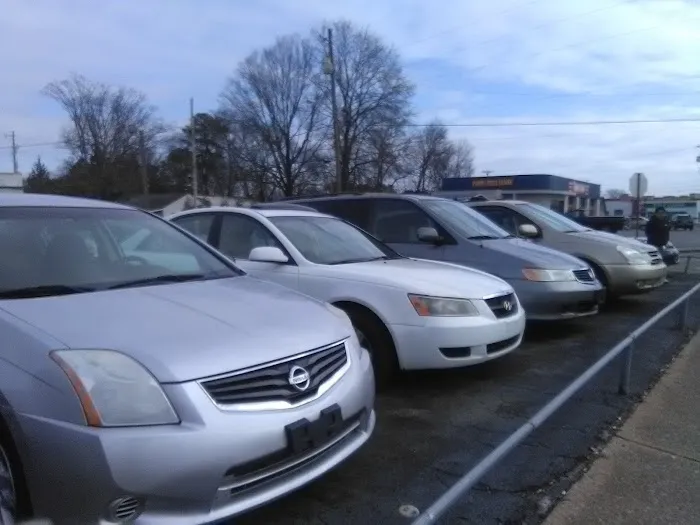 Tweety's Automart Rentals Picture 4