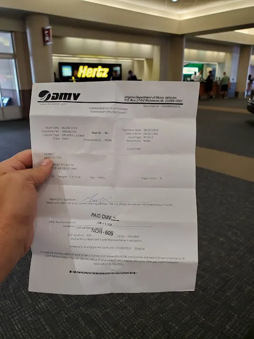 Hertz Car Rental - Lovell Field Airport Picture 6