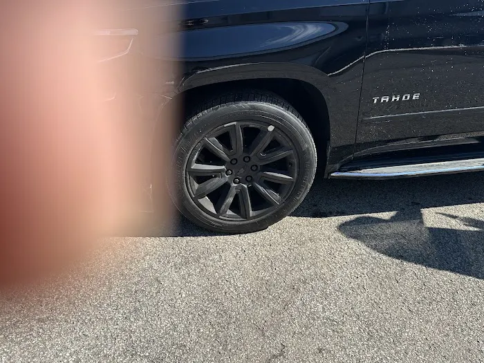 Tony Luxury Car Rental Picture 3