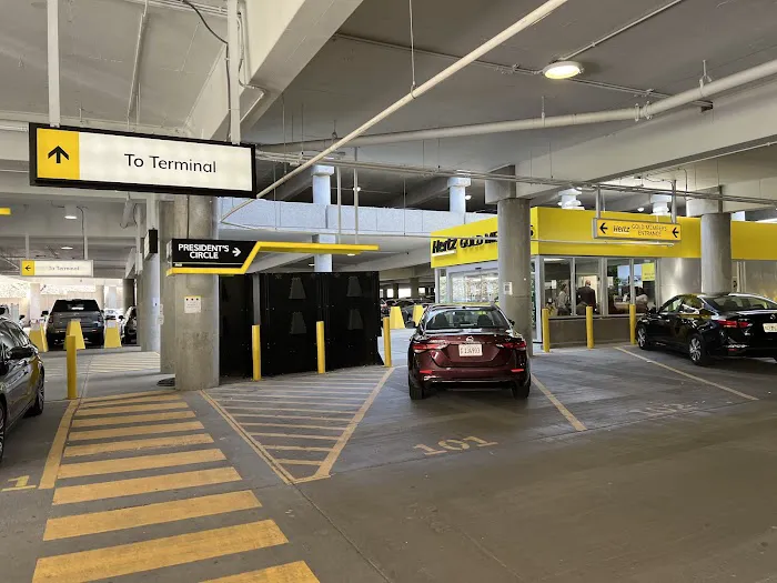Hertz Car Rental - Louisville - Louisville International Airport (SDF) Picture 3