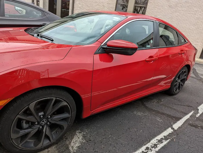 Avis Car Rental Picture 2
