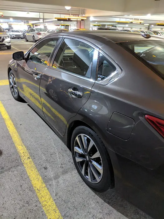 Hertz Car Rental - Indianapolis - Indianapolis International Airport (IND) Picture 5