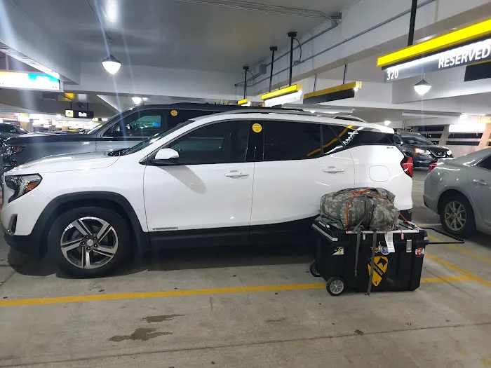 Hertz Car Rental - Indianapolis - Indianapolis International Airport (IND) Picture 8