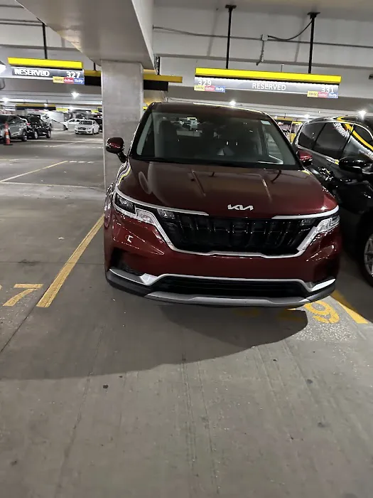Hertz Car Rental - Indianapolis - Indianapolis International Airport (IND) Picture 9