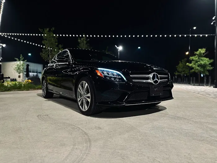 Luxury Motor Rentals Picture 3
