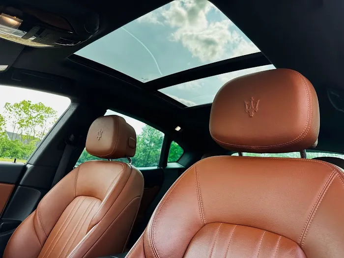 Luxury Motor Rentals Picture 9