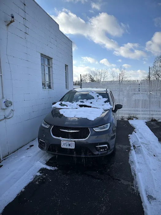 Avis Car Rental Picture 2