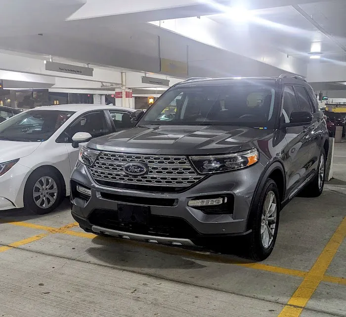 Avis Car Rental Picture 2