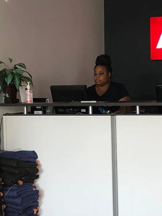 Avis Car Rental Picture 1