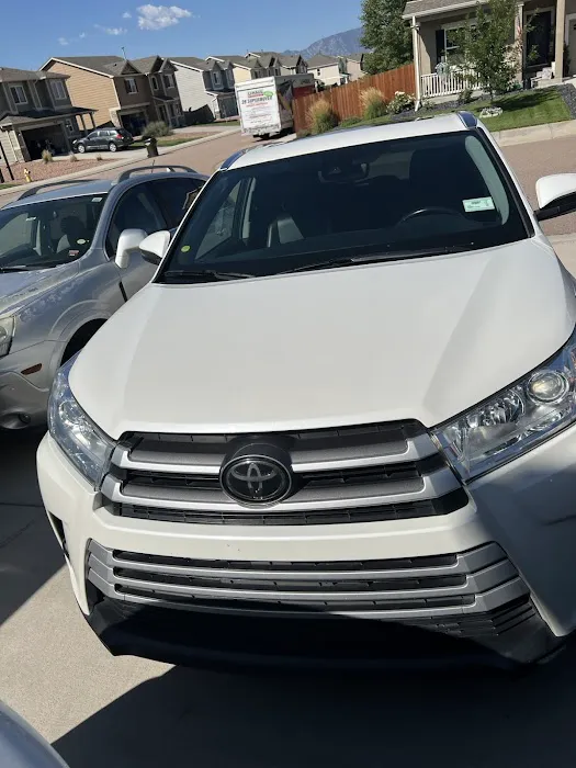 Dimmples Car Rentals Picture 2