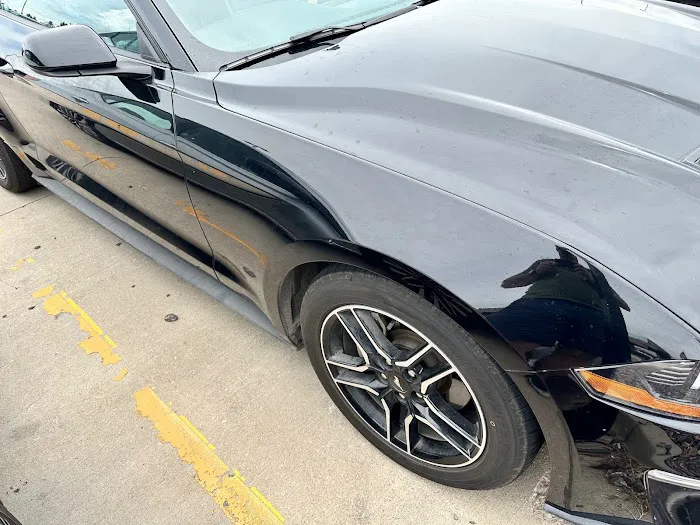 Avis Car Rental Picture 2