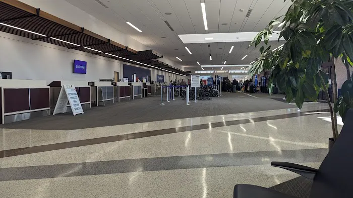 Hertz Car Rental - Colorado Springs - Colorado Springs Airport (COS) Picture 9