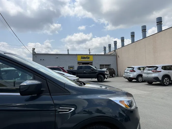 Hertz Car Rental - Dearborn - Kean Street Picture 7