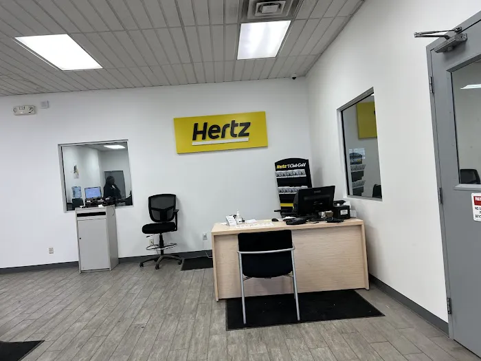Hertz Car Rental - Dearborn - Kean Street Picture 8