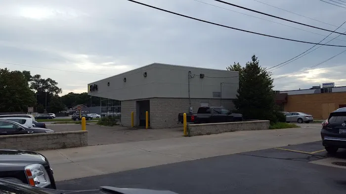 Hertz Car Rental - Royal Oak - Woodward Avenue Picture 5