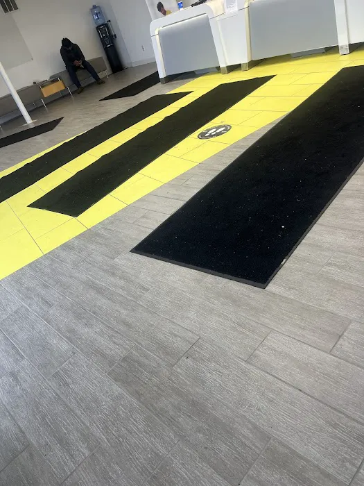 Hertz Car Rental Picture 3