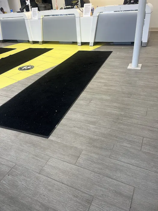 Hertz Car Rental Picture 10