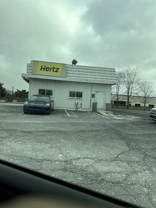 Hertz Car Rental - Farmington Hills - Grand River Avenue Picture 3