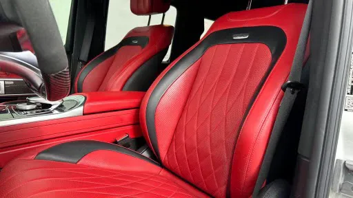 Deluxe Auto Rental Picture 6