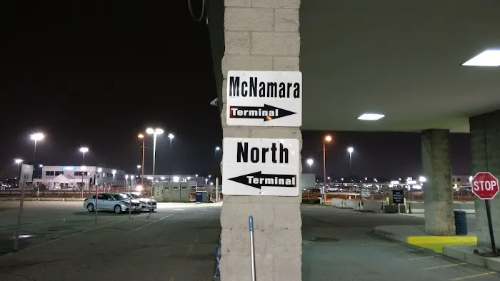 Thrifty Car Rental - Detroit Metropolitan Wayne County Airport Picture 10