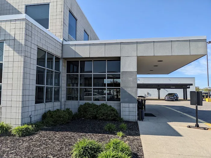 Dollar Car Rental - Detroit Metropolitan Wayne County Airport Picture 2