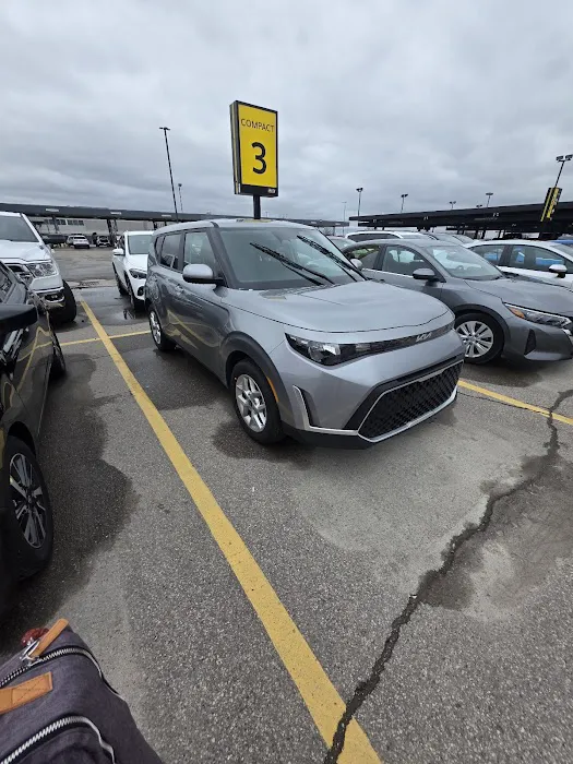 Hertz Car Rental - Detroit - Detroit Metropolitan Wayne County Airport (DTW) Picture 6