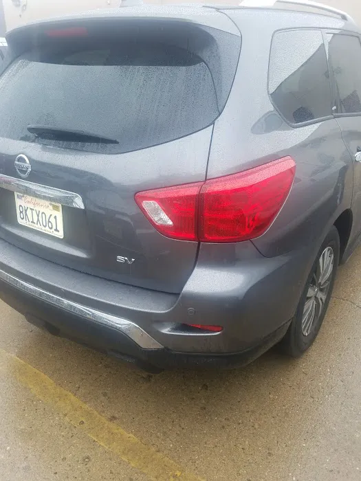 Avis Car Rental Picture 2