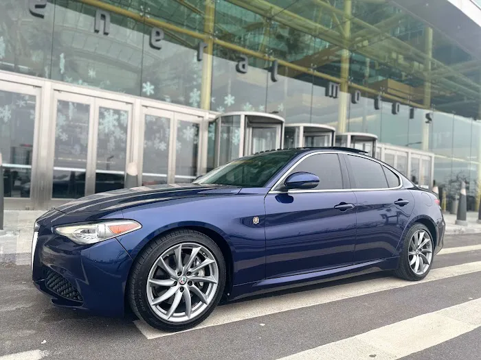 Lux luxury car rentals Picture 9