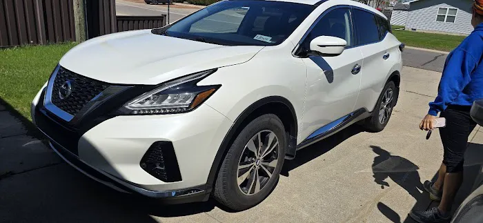 ExoLuxe Affordable Car Rental Picture 4
