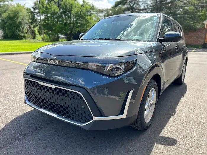 Five Guy Car Rentals Picture 10