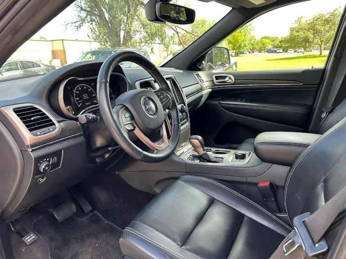 Five Guy Car Rentals Picture 8
