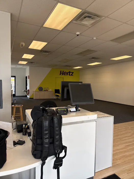 Hertz Car Rental - Canton - Michigan Avenue Picture 5