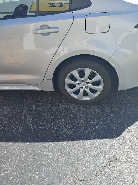 Hertz Car Rental - Memphis - Getwell Road Picture 4