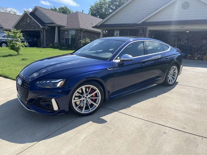 Priceless Partners Luxury Car Rental Picture 5