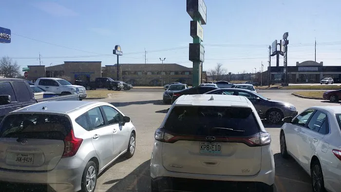 Hertz Car Rental - Oklahoma City - Northwest Expressway Picture 8