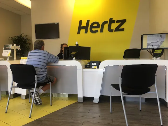 Hertz Car Rental - Albuquerque - San Mateo Northeast Picture 7