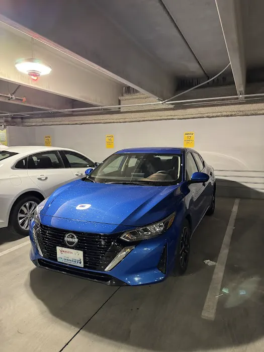 Hertz Car Rental Picture 1