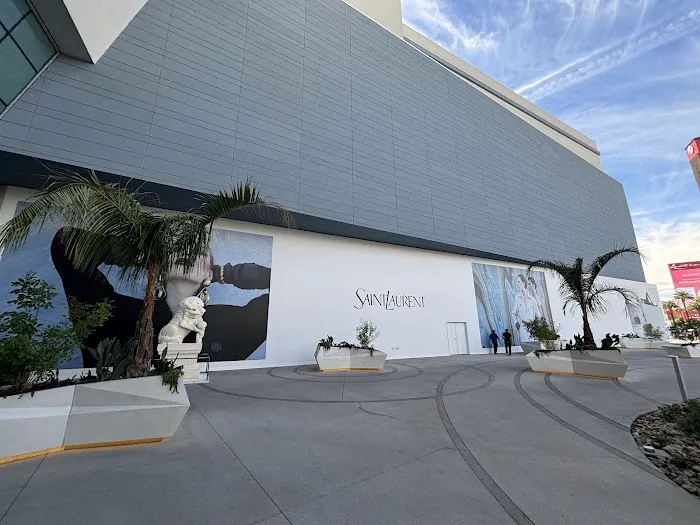 Dollar Car Rental - Fontainebleau Las Vegas Picture 2