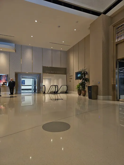 Dollar Car Rental - Fontainebleau Las Vegas Picture 10
