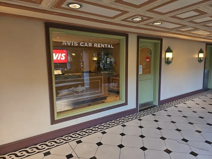 Avis Car Rental Picture 2