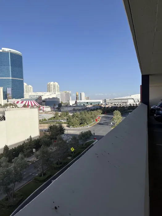 Hertz Car Rental - Las Vegas - Resorts World Picture 9