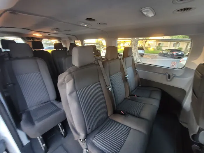 Autoverse Rental Car Picture 10