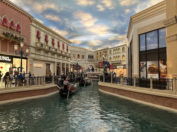 Hertz Car Rental - Las Vegas - The Palazzo Ihg Picture 2
