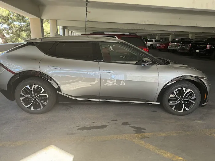 Avis Car Rental Picture 8