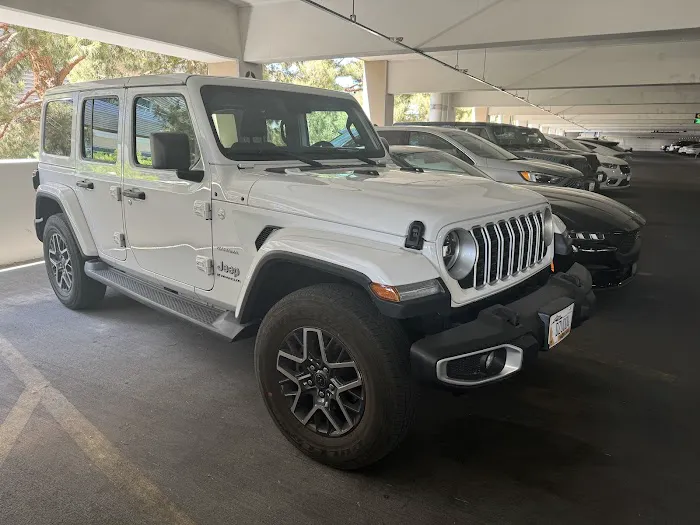 Avis Car Rental Picture 7