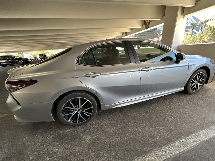 Avis Car Rental Picture 3