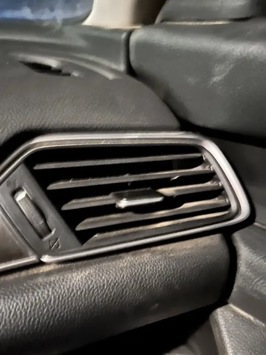 Avis Car Rental Picture 4