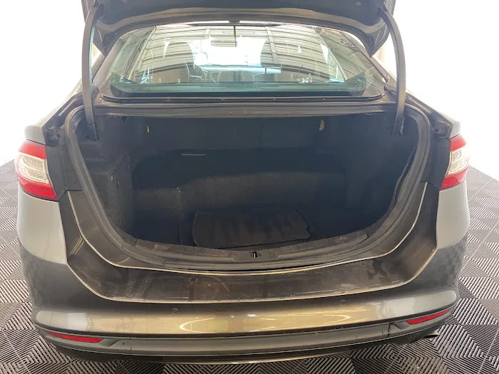 Empire Cash Car Rental Picture 1