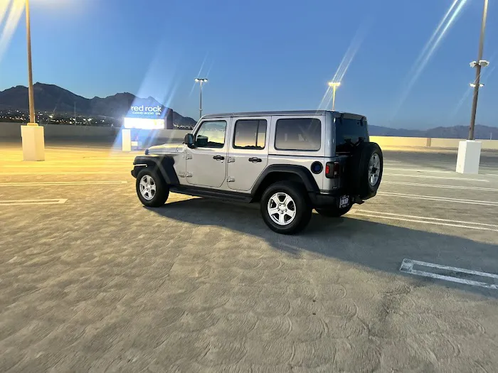 Neon City Car Rental Picture 5